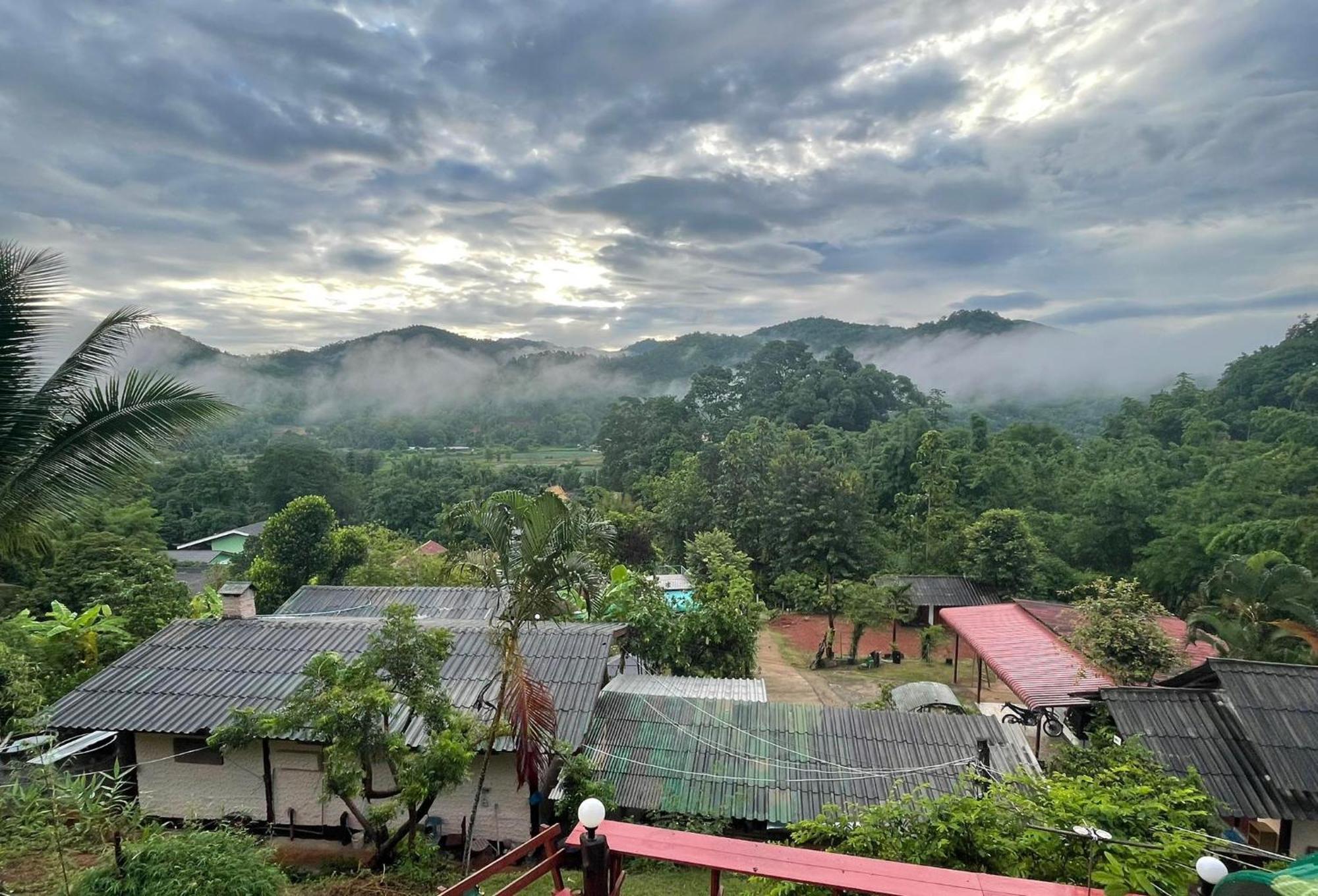 Forest Guesthouse Samoeng Экстерьер фото